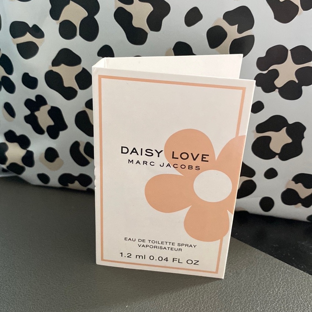 ❤️ 4 for $20 Marc Jacobs Daisy Love Mini Travel Vial NEW